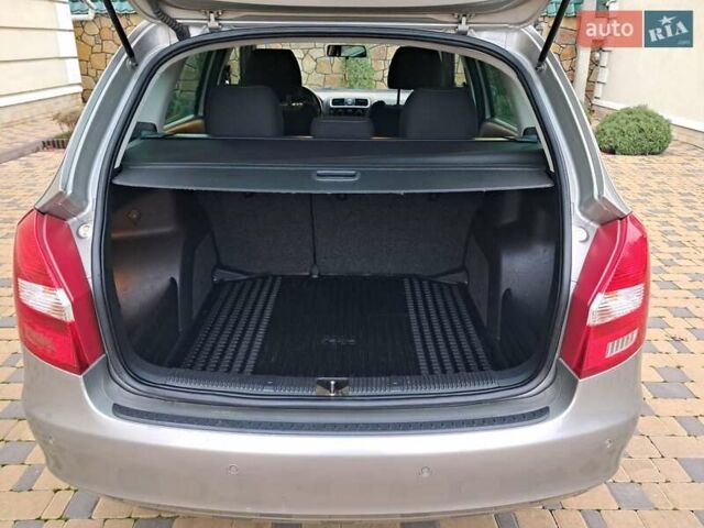 Серый Шкода Фабия, объемом двигателя 1.6 л и пробегом 188 тыс. км за 5450 $, фото 51 на Automoto.ua