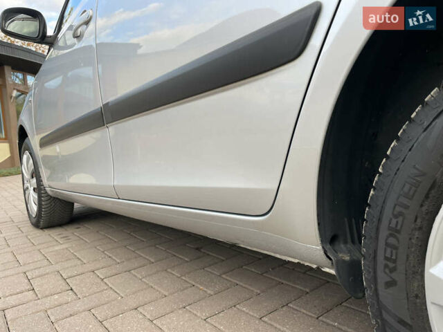 Сірий Шкода Фабія, об'ємом двигуна 1.6 л та пробігом 222 тис. км за 5888 $, фото 19 на Automoto.ua