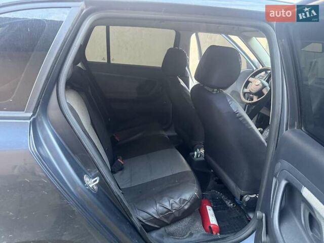 Серый Шкода Фабия, объемом двигателя 1.2 л и пробегом 205 тыс. км за 4200 $, фото 6 на Automoto.ua