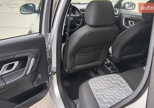 Серый Шкода Фабия, объемом двигателя 1.6 л и пробегом 189 тыс. км за 6100 $, фото 40 на Automoto.ua