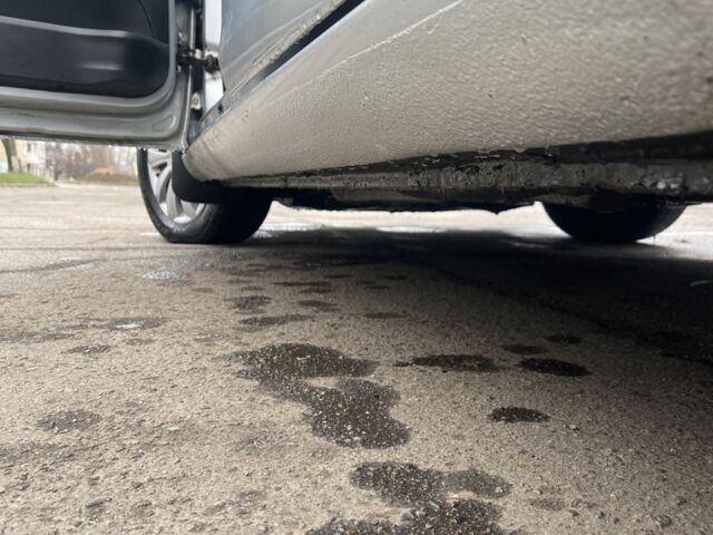 Серый Шкода Фабия, объемом двигателя 1.4 л и пробегом 194 тыс. км за 4400 $, фото 13 на Automoto.ua