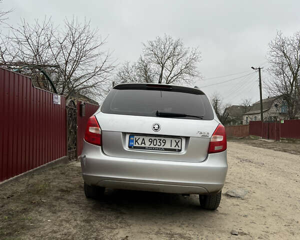 Сірий Шкода Фабія, об'ємом двигуна 1.2 л та пробігом 222 тис. км за 3500 $, фото 3 на Automoto.ua