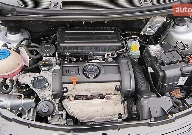 Серый Шкода Фабия, объемом двигателя 1.6 л и пробегом 189 тыс. км за 6100 $, фото 53 на Automoto.ua