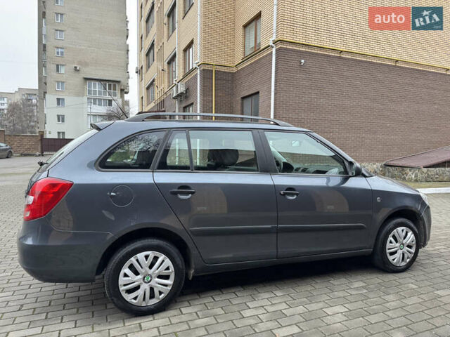 Серый Шкода Фабия, объемом двигателя 1.39 л и пробегом 240 тыс. км за 5400 $, фото 7 на Automoto.ua
