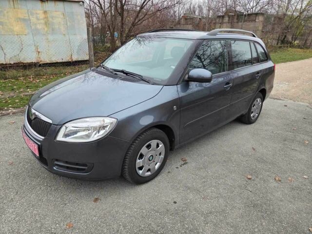 Серый Шкода Фабия, объемом двигателя 1.4 л и пробегом 174 тыс. км за 6550 $, фото 4 на Automoto.ua