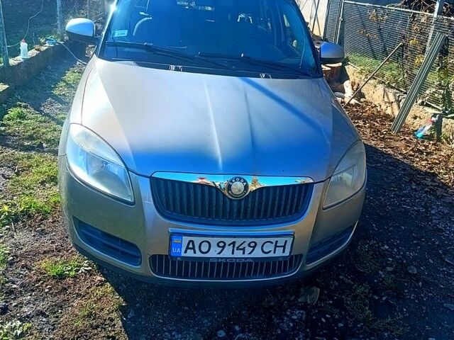 Сірий Шкода Фабія, об'ємом двигуна 1.2 л та пробігом 237 тис. км за 4200 $, фото 1 на Automoto.ua