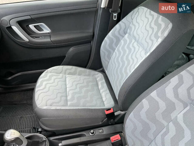 Сірий Шкода Фабія, об'ємом двигуна 1.6 л та пробігом 222 тис. км за 5888 $, фото 37 на Automoto.ua