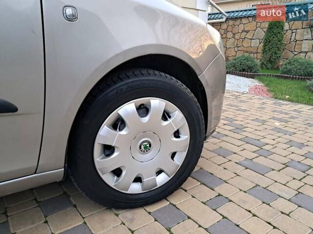 Серый Шкода Фабия, объемом двигателя 1.6 л и пробегом 188 тыс. км за 5450 $, фото 39 на Automoto.ua