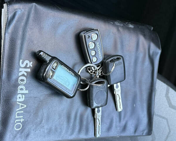 Сірий Шкода Фабія, об'ємом двигуна 1.4 л та пробігом 263 тис. км за 4750 $, фото 32 на Automoto.ua