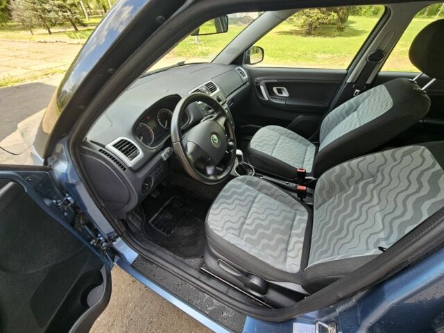 Серый Шкода Фабия, объемом двигателя 1.4 л и пробегом 223 тыс. км за 6500 $, фото 10 на Automoto.ua