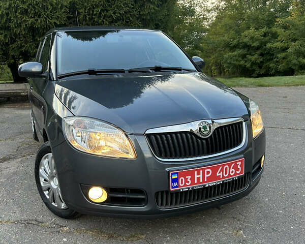 Шкода Фабия 2009 в Золотоноше на Automoto.ua Серый Шкода Фабия, объемом двигателя 1.39 л и пробегом 225 тыс. км за 6150 $, фото 1 на Automoto.ua