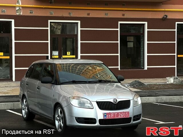 Серый Шкода Фабия, объемом двигателя 14 л и пробегом 190 тыс. км за 5850 $, фото 2 на Automoto.ua