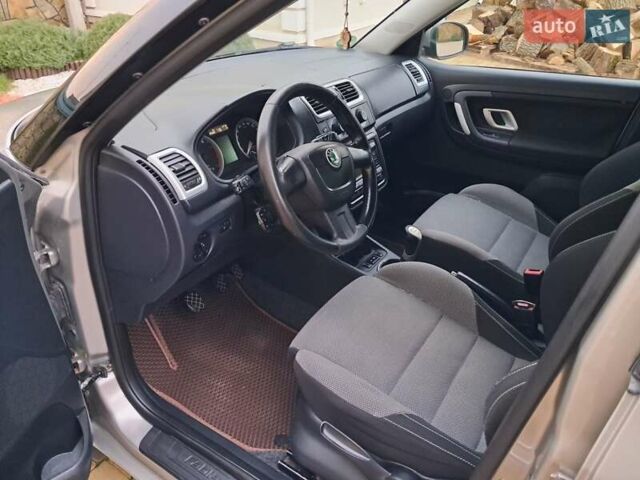 Серый Шкода Фабия, объемом двигателя 1.6 л и пробегом 188 тыс. км за 5450 $, фото 61 на Automoto.ua