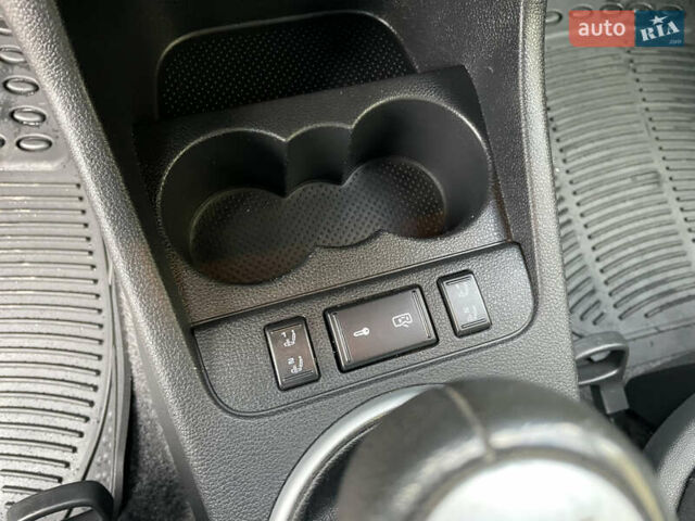 Серый Шкода Фабия, объемом двигателя 1.6 л и пробегом 223 тыс. км за 5339 $, фото 32 на Automoto.ua