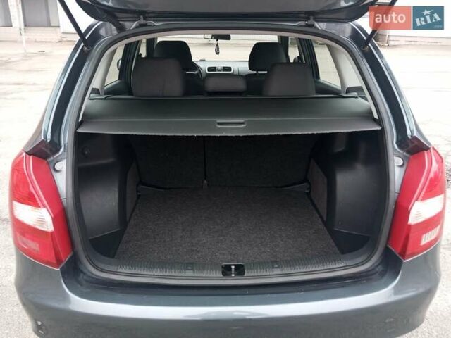 Серый Шкода Фабия, объемом двигателя 1.4 л и пробегом 174 тыс. км за 5500 $, фото 15 на Automoto.ua