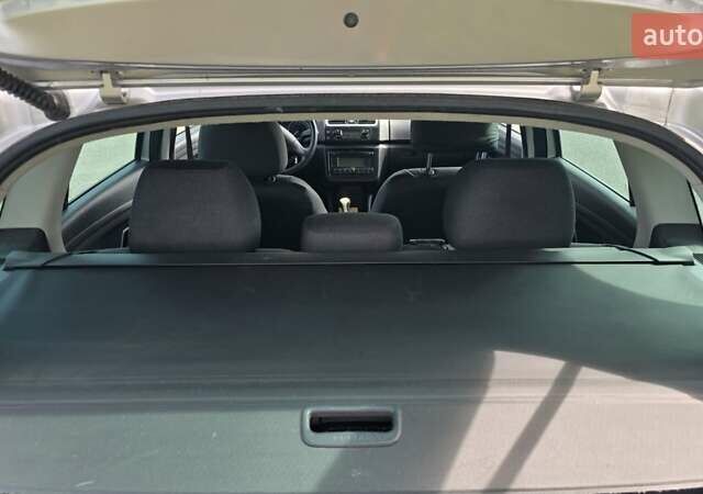 Сірий Шкода Фабія, об'ємом двигуна 1.6 л та пробігом 220 тис. км за 6000 $, фото 11 на Automoto.ua