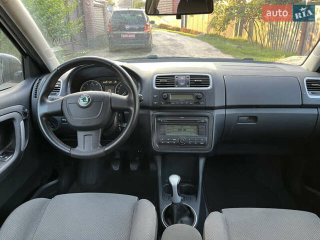 Сірий Шкода Фабія, об'ємом двигуна 1.6 л та пробігом 204 тис. км за 6450 $, фото 56 на Automoto.ua