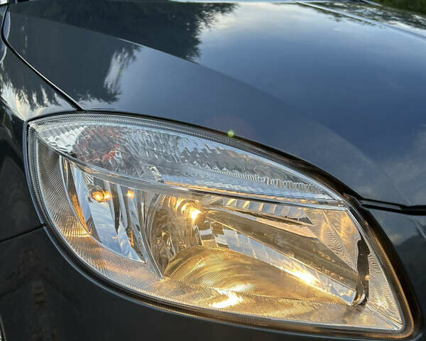 Шкода Фабия 2009 в Золотоноше на Automoto.ua Серый Шкода Фабия, объемом двигателя 1.39 л и пробегом 225 тыс. км за 6150 $, фото 31 на Automoto.ua