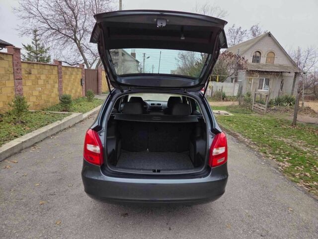 Серый Шкода Фабия, объемом двигателя 1.4 л и пробегом 174 тыс. км за 6550 $, фото 23 на Automoto.ua