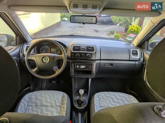 Серый Шкода Фабия, объемом двигателя 1.6 л и пробегом 211 тыс. км за 5999 $, фото 13 на Automoto.ua