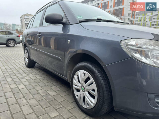 Серый Шкода Фабия, объемом двигателя 1.39 л и пробегом 240 тыс. км за 5400 $, фото 9 на Automoto.ua