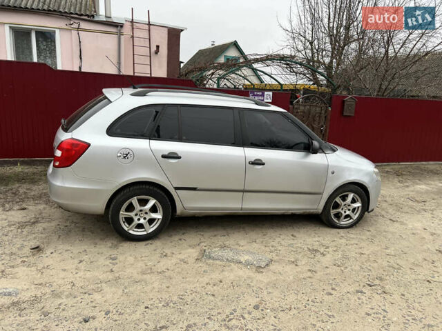 Сірий Шкода Фабія, об'ємом двигуна 1.2 л та пробігом 222 тис. км за 3500 $, фото 2 на Automoto.ua
