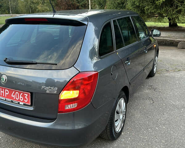Шкода Фабия 2009 в Золотоноше на Automoto.ua Серый Шкода Фабия, объемом двигателя 1.39 л и пробегом 225 тыс. км за 6150 $, фото 19 на Automoto.ua