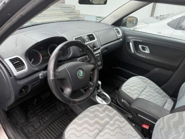 Сірий Шкода Фабія, об'ємом двигуна 1.6 л та пробігом 215 тис. км за 6999 $, фото 7 на Automoto.ua