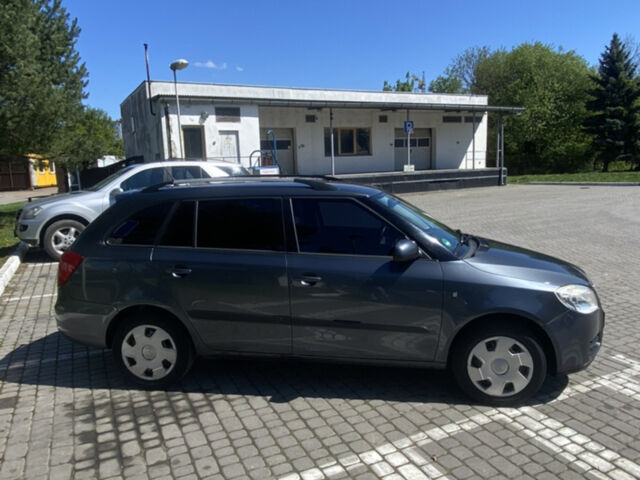 Серый Шкода Фабия, объемом двигателя 1.2 л и пробегом 290 тыс. км за 4600 $, фото 6 на Automoto.ua