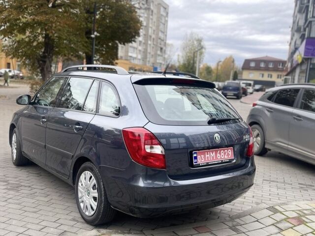 Серый Шкода Фабия, объемом двигателя 1.4 л и пробегом 219 тыс. км за 5550 $, фото 2 на Automoto.ua