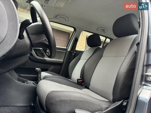 Серый Шкода Фабия, объемом двигателя 1.39 л и пробегом 240 тыс. км за 5400 $, фото 21 на Automoto.ua