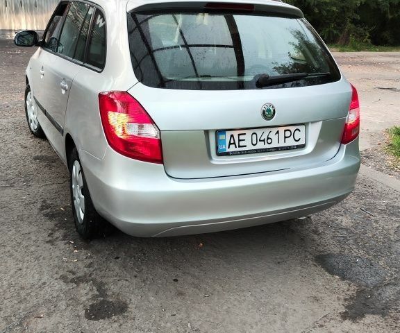 Сірий Шкода Фабія, об'ємом двигуна 1.4 л та пробігом 205 тис. км за 5350 $, фото 2 на Automoto.ua