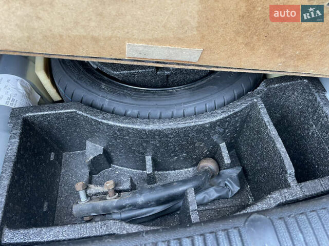 Сірий Шкода Фабія, об'ємом двигуна 1.6 л та пробігом 222 тис. км за 5888 $, фото 41 на Automoto.ua