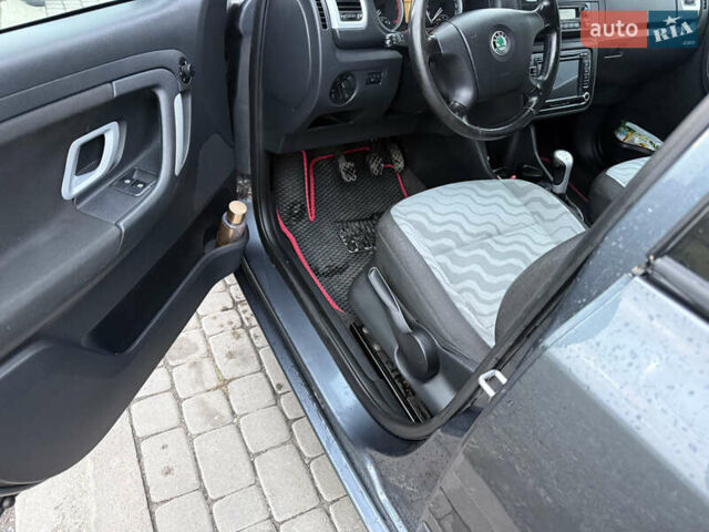 Шкода Фабия 2009 в Жовкве на Automoto.ua Серый Шкода Фабия, объемом двигателя 1.42 л и пробегом 242 тыс. км за 6200 $, фото 12 на Automoto.ua