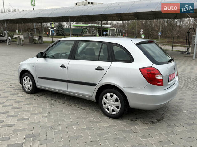 Сірий Шкода Фабія, об'ємом двигуна 1.2 л та пробігом 180 тис. км за 5300 $, фото 7 на Automoto.ua