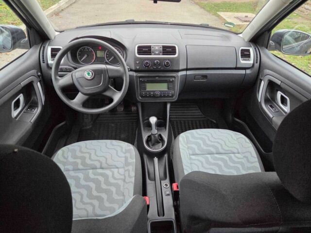 Серый Шкода Фабия, объемом двигателя 1.4 л и пробегом 174 тыс. км за 6550 $, фото 12 на Automoto.ua