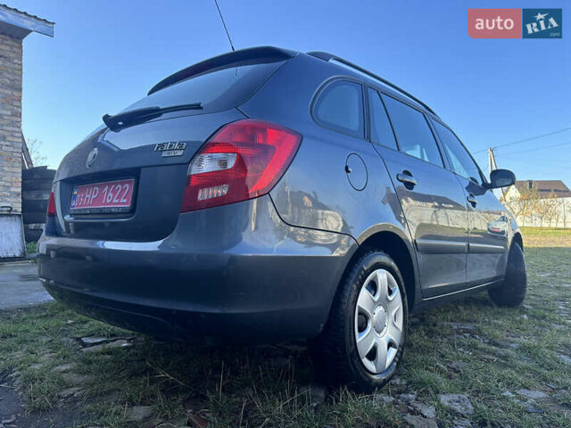 Сірий Шкода Фабія, об'ємом двигуна 1.6 л та пробігом 264 тис. км за 5350 $, фото 4 на Automoto.ua