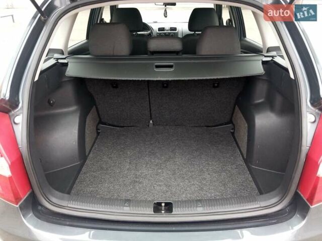 Серый Шкода Фабия, объемом двигателя 1.4 л и пробегом 174 тыс. км за 5500 $, фото 16 на Automoto.ua