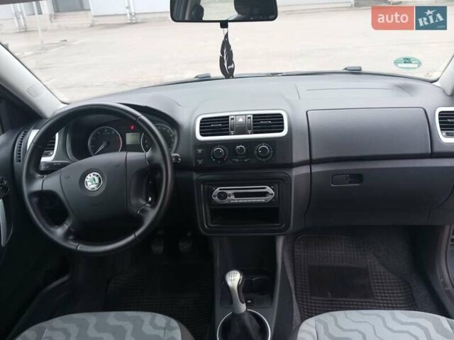 Серый Шкода Фабия, объемом двигателя 1.4 л и пробегом 174 тыс. км за 5500 $, фото 30 на Automoto.ua