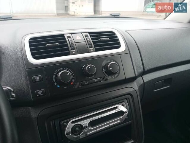 Серый Шкода Фабия, объемом двигателя 1.4 л и пробегом 174 тыс. км за 5500 $, фото 24 на Automoto.ua