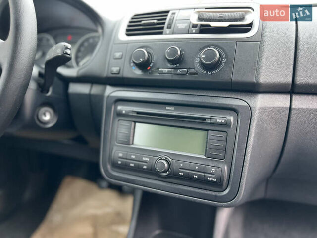 Серый Шкода Фабия, объемом двигателя 1.6 л и пробегом 199 тыс. км за 6700 $, фото 15 на Automoto.ua