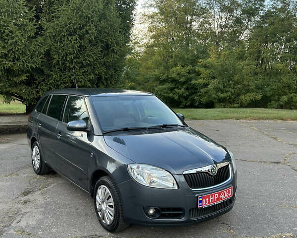 Шкода Фабия 2009 в Золотоноше на Automoto.ua Серый Шкода Фабия, объемом двигателя 1.39 л и пробегом 225 тыс. км за 6150 $, фото 4 на Automoto.ua