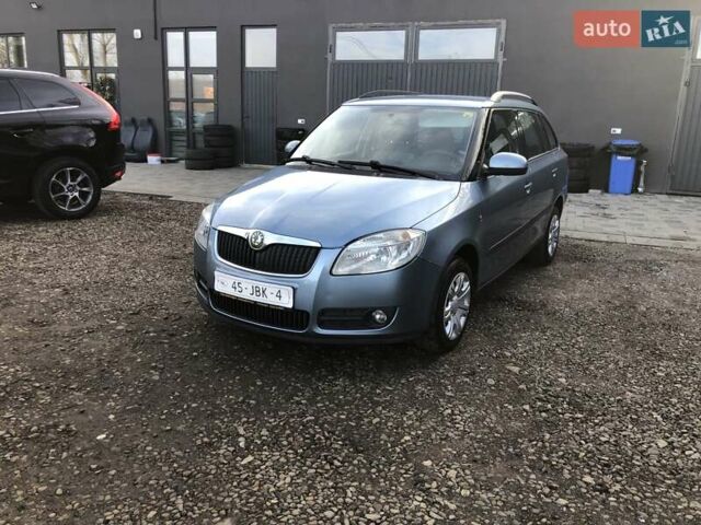 Серый Шкода Фабия, объемом двигателя 1.4 л и пробегом 215 тыс. км за 4999 $, фото 1 на Automoto.ua