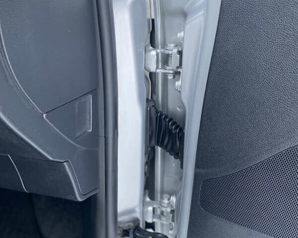 Сірий Шкода Фабія, об'ємом двигуна 1.4 л та пробігом 154 тис. км за 5600 $, фото 16 на Automoto.ua