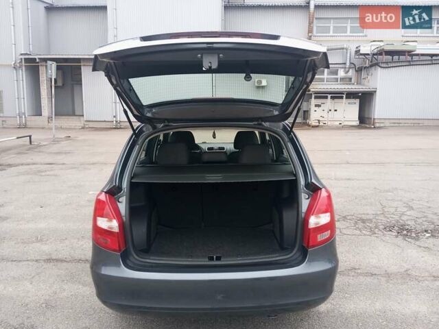 Серый Шкода Фабия, объемом двигателя 1.4 л и пробегом 174 тыс. км за 5500 $, фото 14 на Automoto.ua