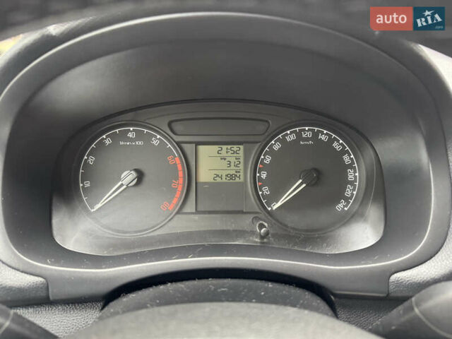 Серый Шкода Фабия, объемом двигателя 1.39 л и пробегом 240 тыс. км за 5400 $, фото 25 на Automoto.ua