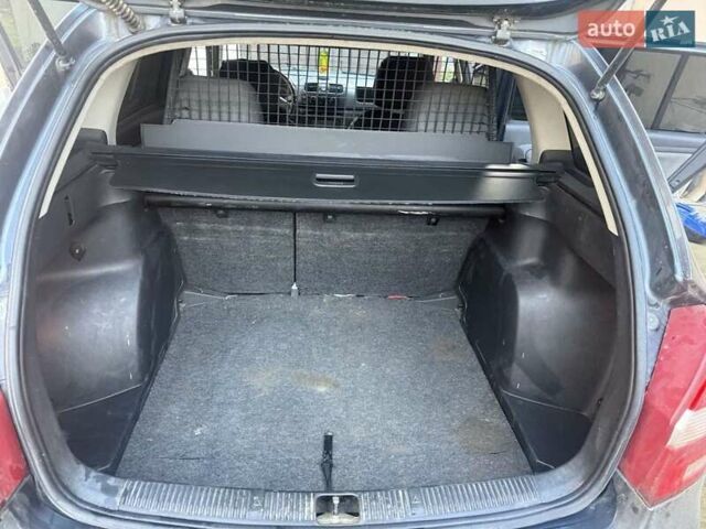 Серый Шкода Фабия, объемом двигателя 1.2 л и пробегом 205 тыс. км за 4200 $, фото 3 на Automoto.ua