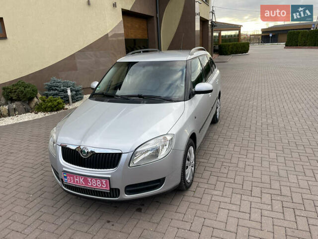 Сірий Шкода Фабія, об'ємом двигуна 1.6 л та пробігом 222 тис. км за 5888 $, фото 2 на Automoto.ua