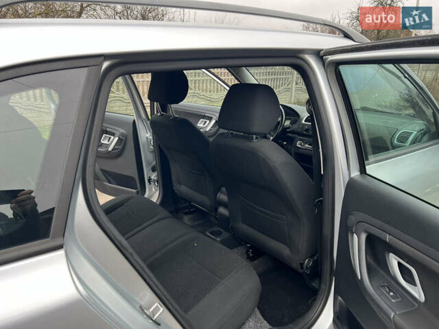 Серый Шкода Фабия, объемом двигателя 1.6 л и пробегом 239 тыс. км за 6750 $, фото 11 на Automoto.ua