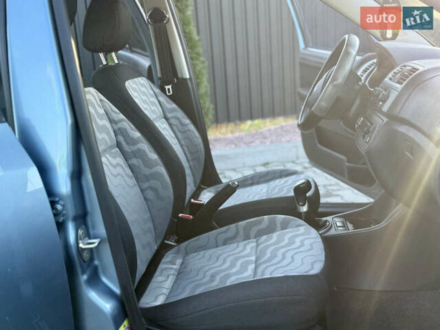 Сірий Шкода Фабія, об'ємом двигуна 1.4 л та пробігом 263 тис. км за 4750 $, фото 30 на Automoto.ua